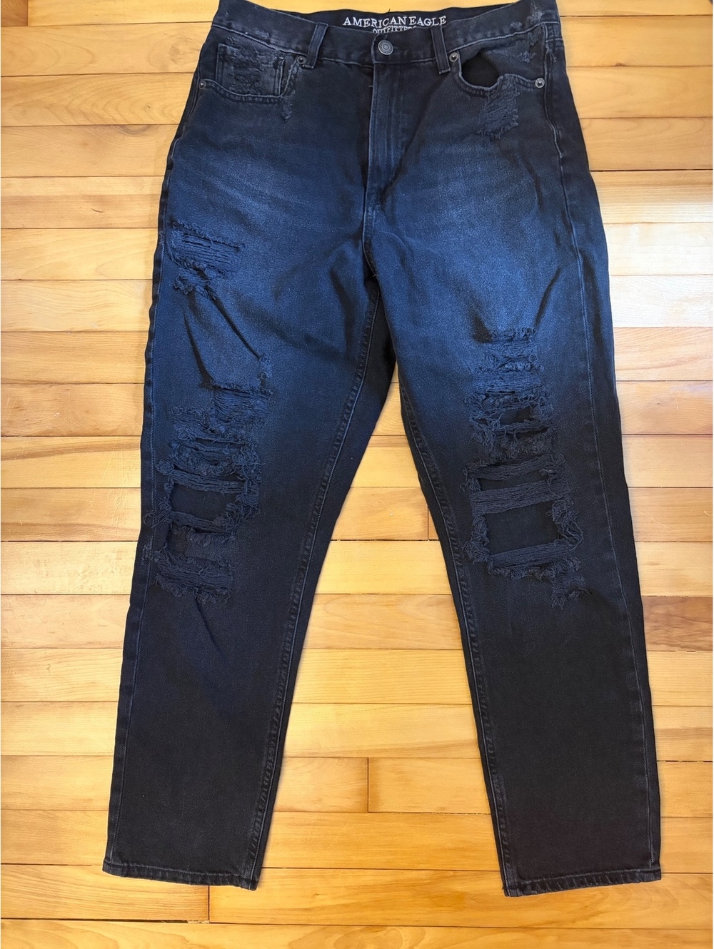 American Eagle Black Ripped Mom Jeans Size 8 Regular